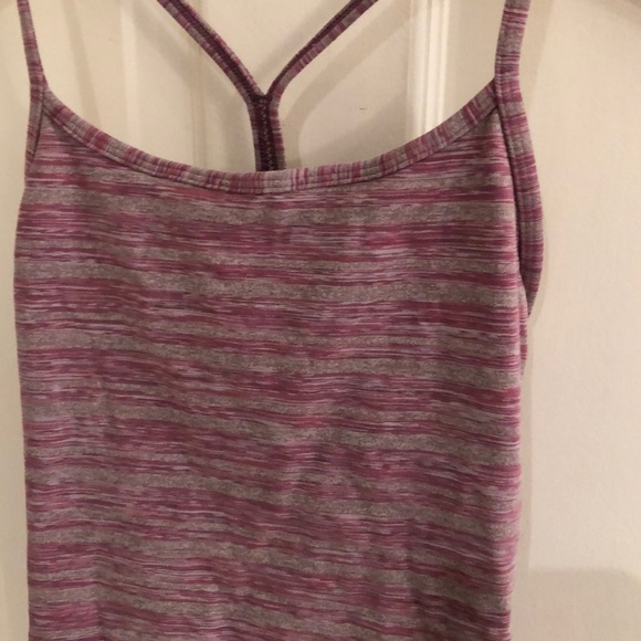 Lululemon power y tank size 4 - Picture 3 of 4